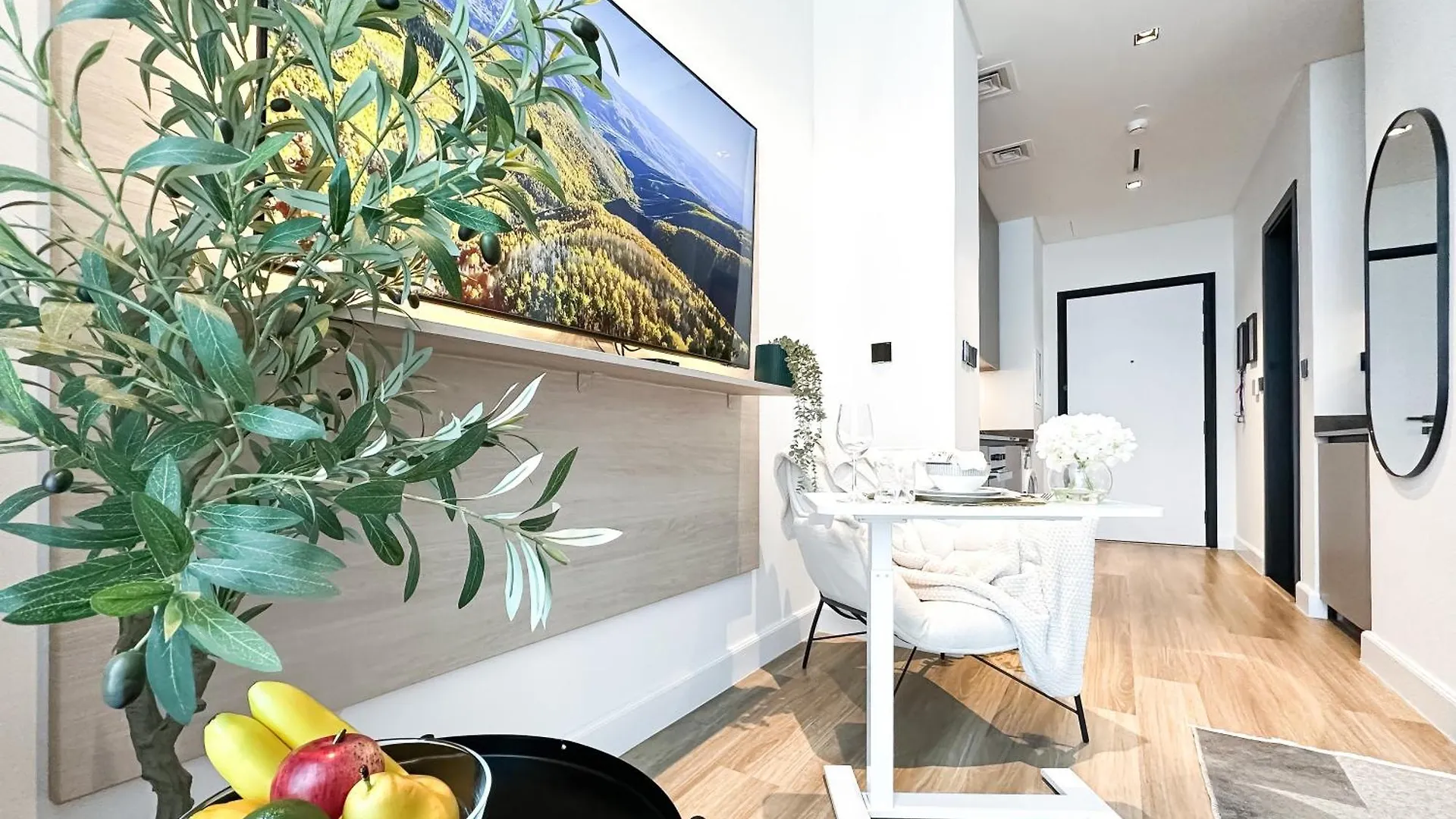 Modern Marvel Studio In Business Bay Dubai Apartment