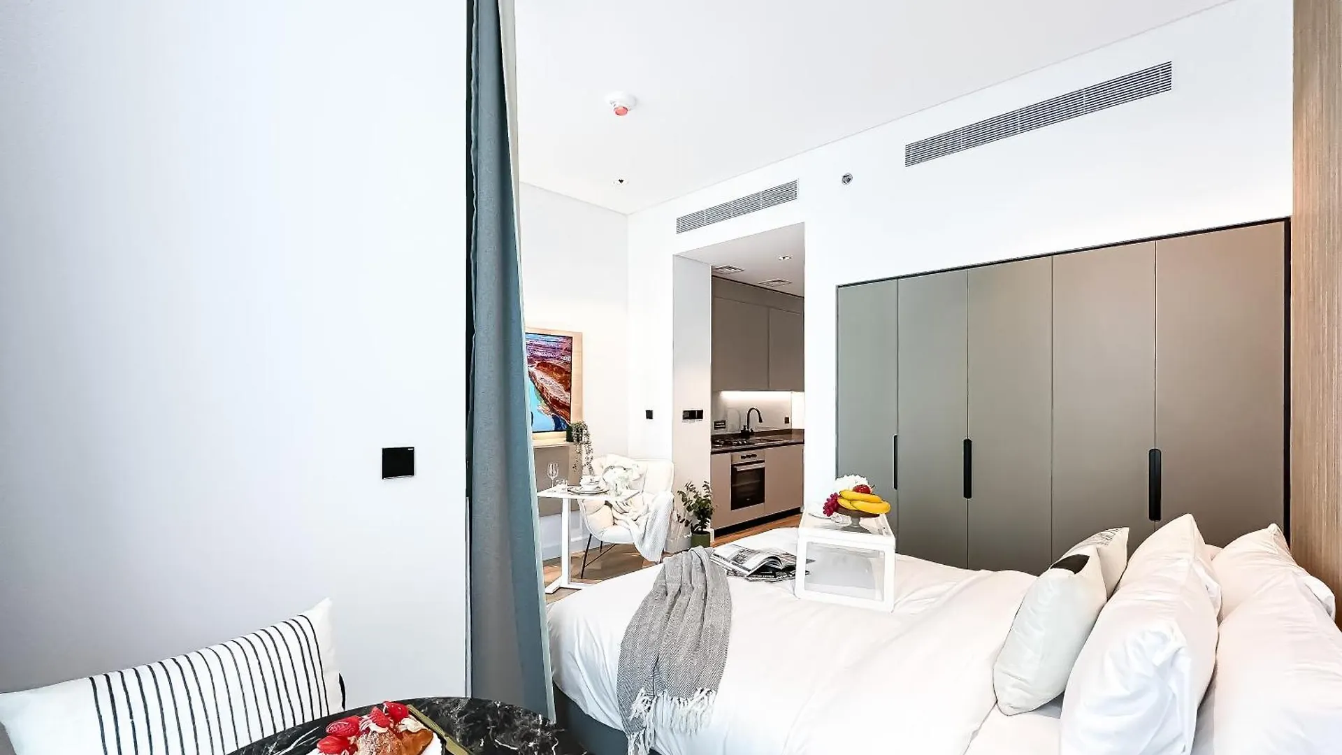 Modern Marvel Studio In Business Bay Dubai 0*,